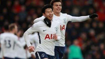  孙兴慜梅开二度热刺完胜维拉稳固欧冠席位